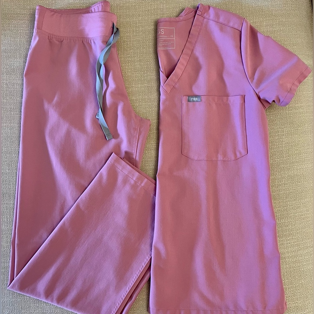 Figs XS Catarina top XSP Livingston bottoms.